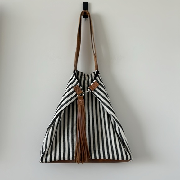 Noonday Collective Valencia Tote Beach Bucket Summer Travel Bag Leather Bohemian - Picture 9 of 14
